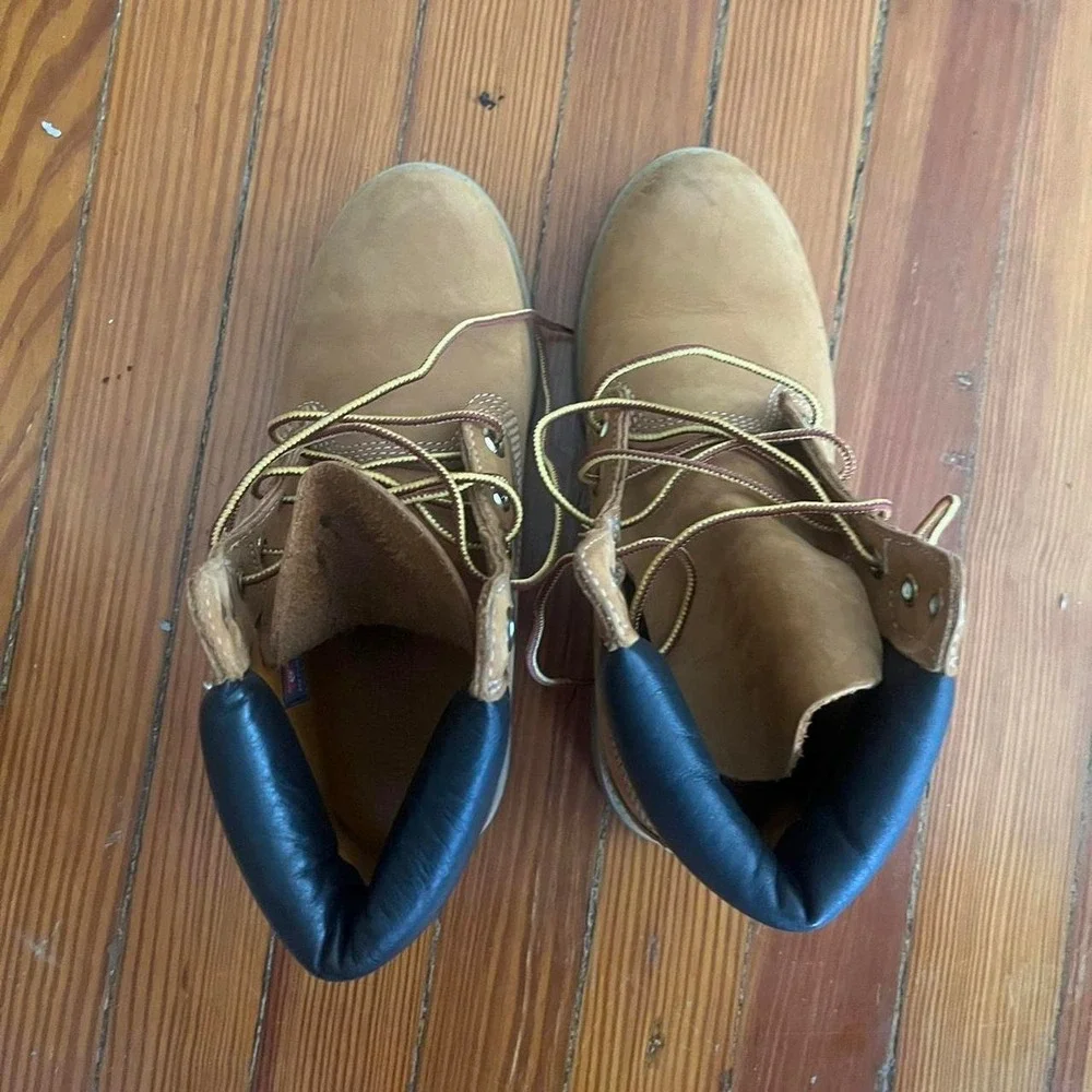 Timberland classic Boots size 8.5w